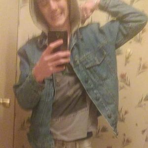 Meet your Posher, Adrian